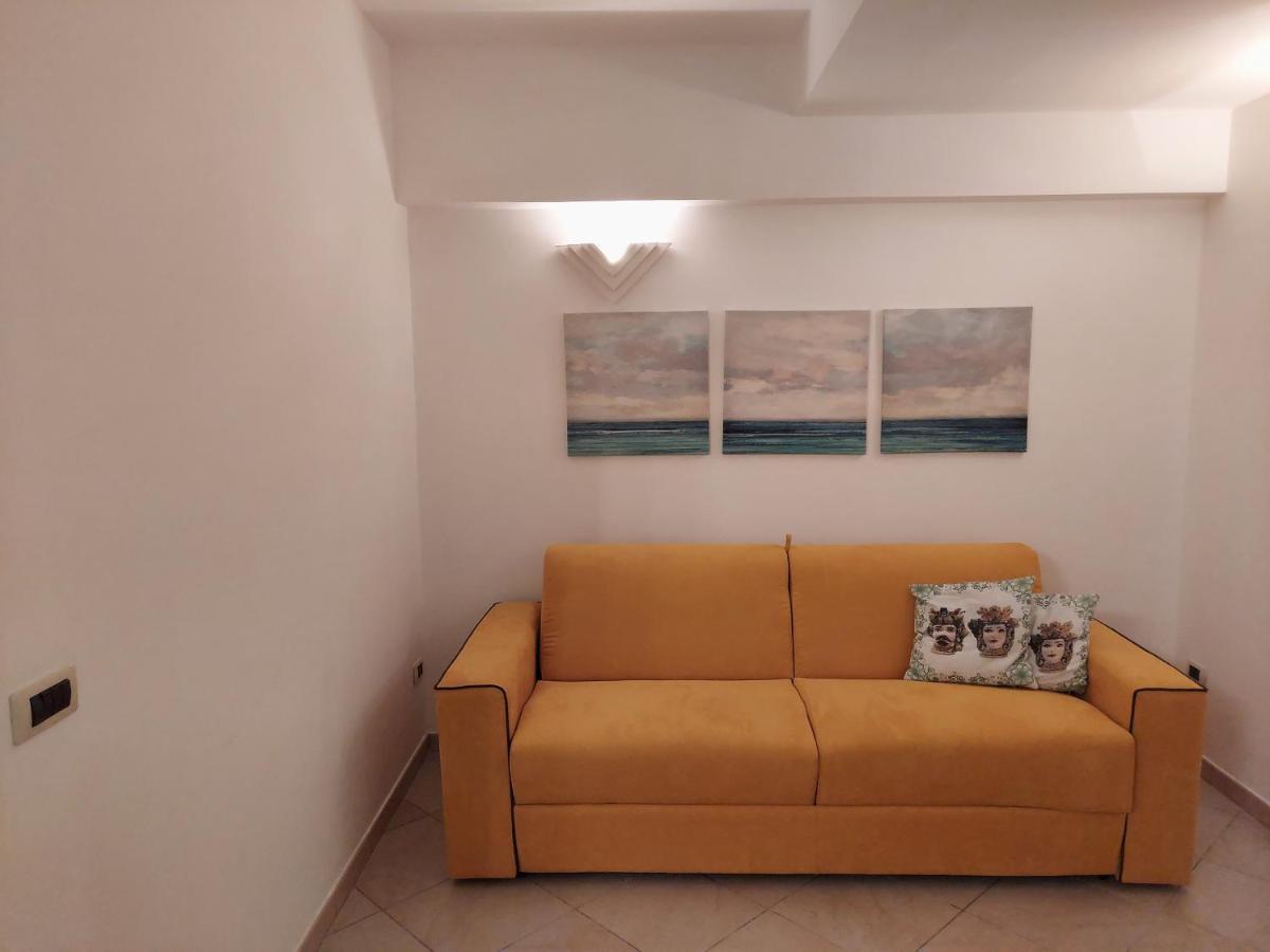Villa Costanza Casa Vacanze 阿沃拉 外观 照片